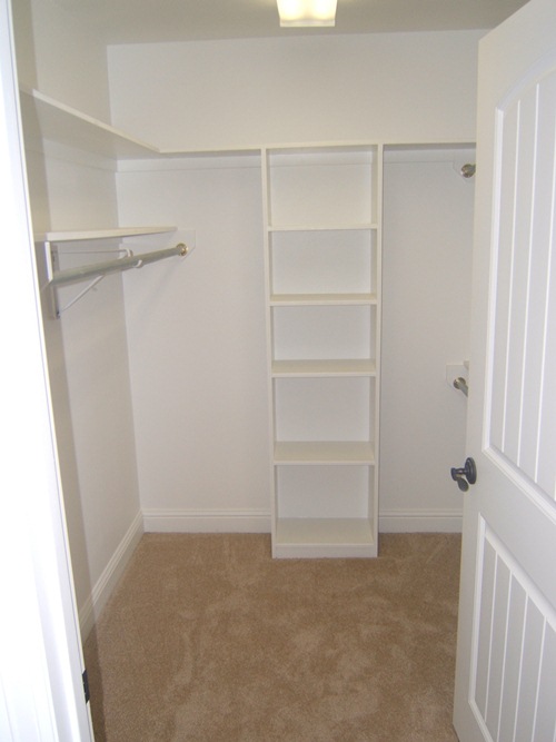 Master Bedroom Walkin Closet